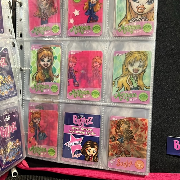 Bratz binder with cards #2 - Picture 5 of 11